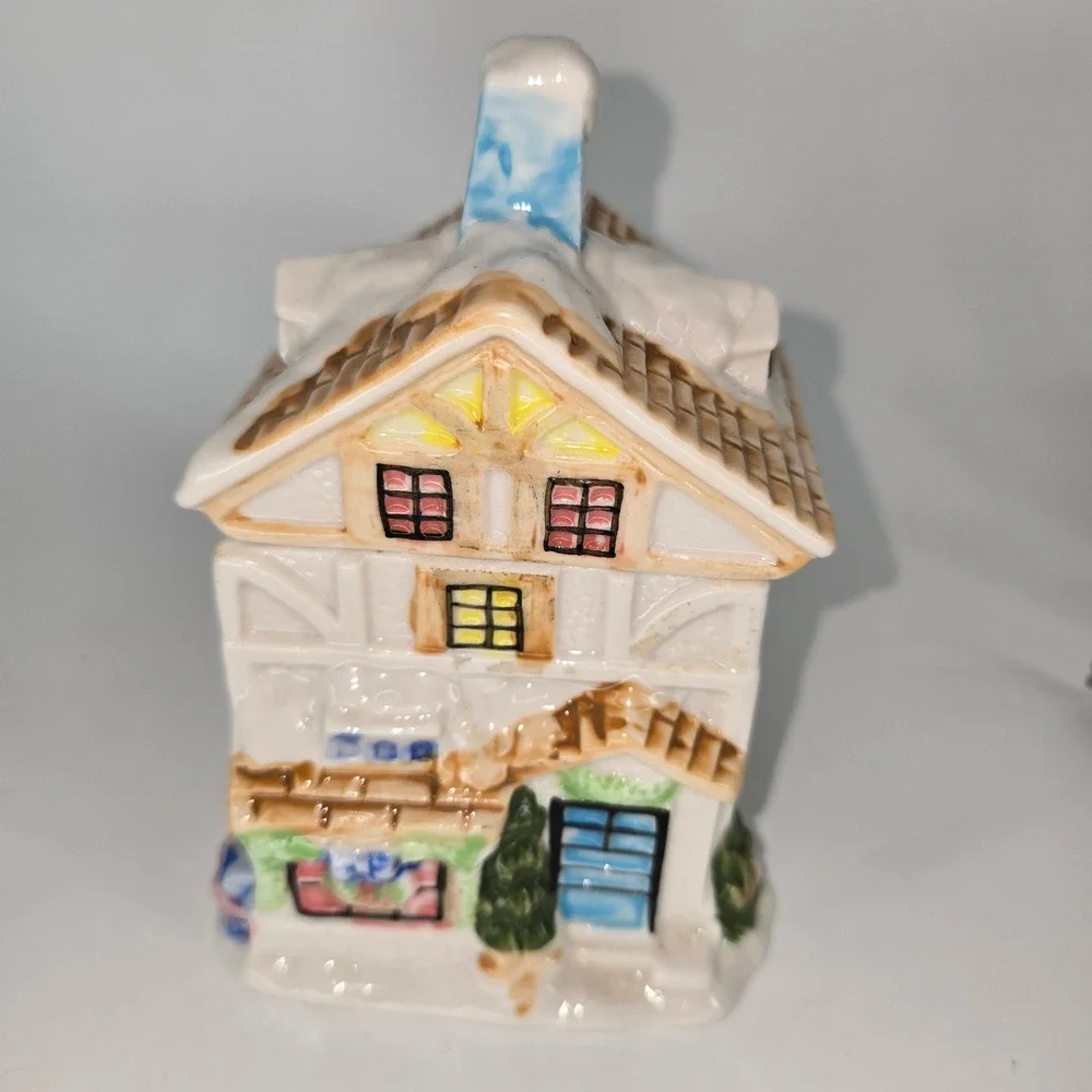 Vintage Style Ceramic Christmas Village Teapot and House‎ Set Holiday Decor